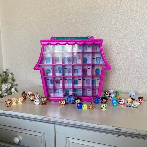 Disney Toys Disney Doorables Plus Storage Case Poshmark